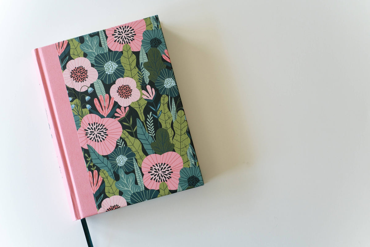 Daily Wisdom for Teen Girls KJV Devotional Bible [Blush Rain