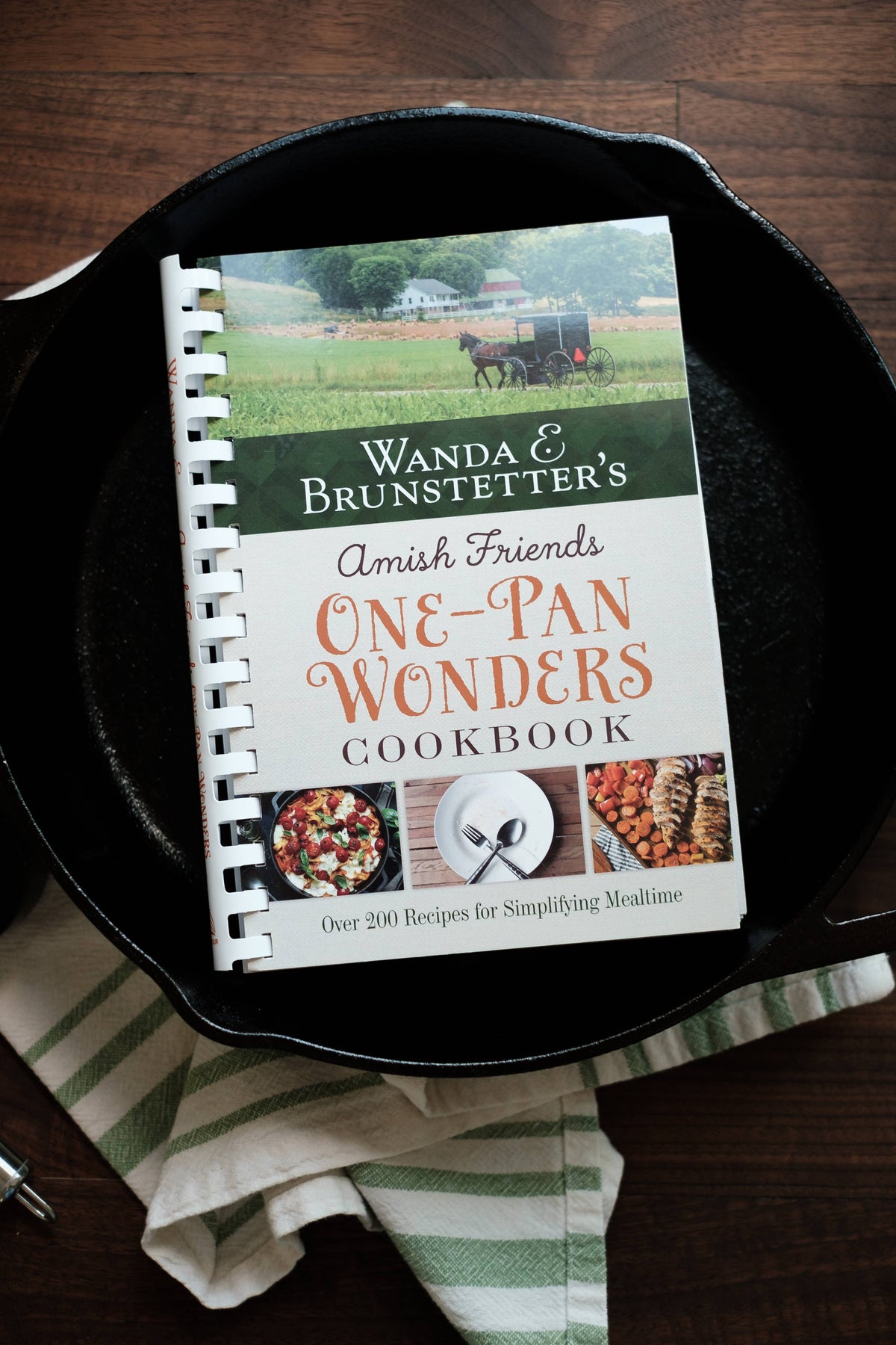 Wanda E. Brunstetter's Amish Friends One-Pan Wonders Cookboo